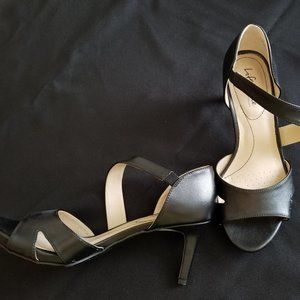 Stylish Black Pumps w/ Strap SZ 10